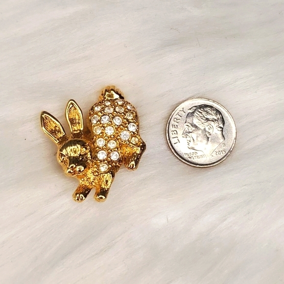 Vintage 80s Avon Small Gold Tone Rhinestone Bunny Rabbit Hare Brooch Pin Button - Picture 3 of 10